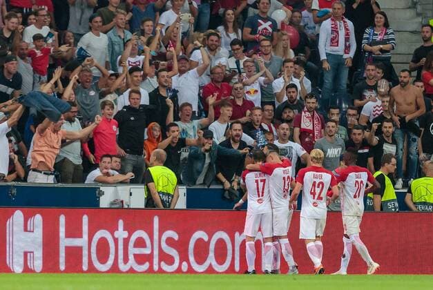 29 08 2018 Red Bull Arena Salzburg UEFA Champions League Salzburg vs Red Star Belgrade Qualification Rueckspiel im Bild Torjubel Salzburg after 1 0 by Munas Dabbur Salzburg during the UEFA Champions League qualifying 2nd Leg match between Salzburg and Red Star Belgrade at the Red Bull Arena in Salzburg Austria on 2018 08 29 Salzburg  EX_FEI