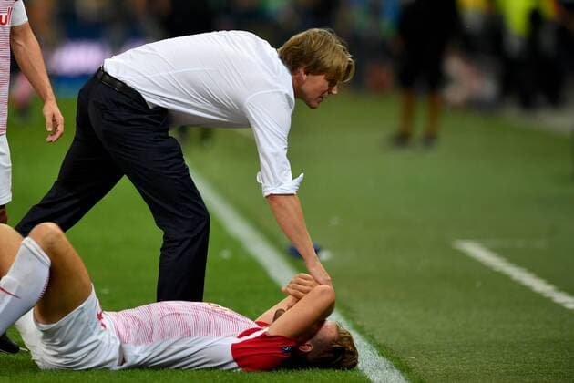 SOCCER - CL quali, RBS vs Belgrade SALZBURG,AUSTRIA,29.AUG.18 - SOCCER - UEFA Champions League qualification play-off, Red Bull Salzburg vs FC Red Star Belgrade. Image shows the disappointment of Marin Pongracic and sporting director Christoph Freund (RBS). GEPAxpictures xFlorianxErtl