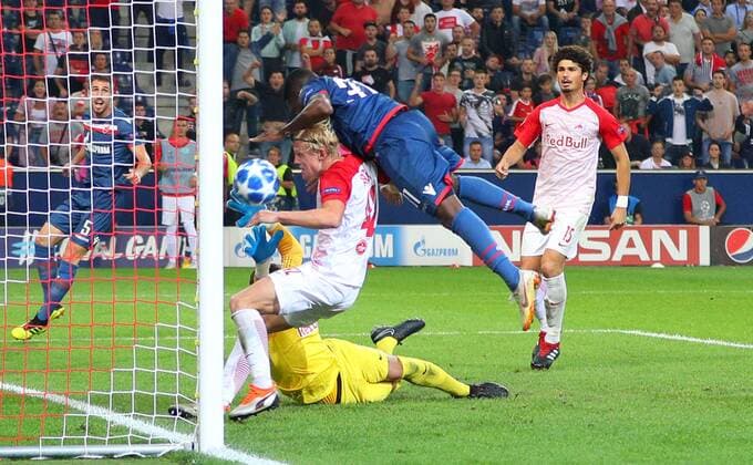 Sport Bilder des Tages SOCCER - CL quali, RBS vs Belgrade SALZBURG,AUSTRIA,29.AUG.18 - SOCCER - UEFA Champions League qualification play-off, Red Bull Salzburg vs FC Red Star Belgrade. Image shows Xaver Schlager (RBS), El Fardou Ben Nabouhane (Belgrade), Cican Stankovic and Andre Ramalho (RBS). Keywords: goal. GEPAxpictures xThomasxBachun