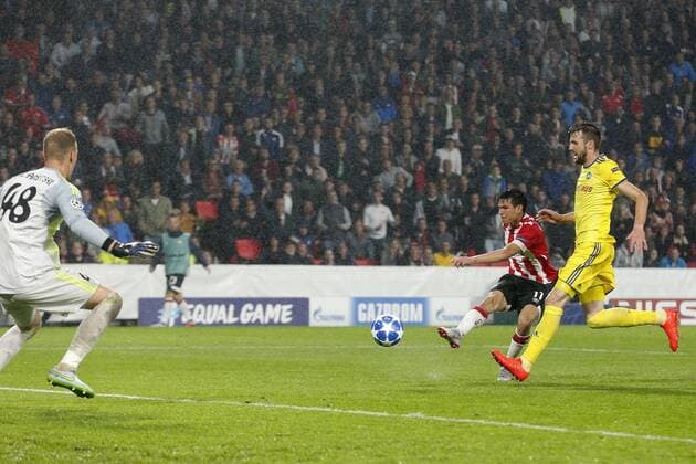 (L-R), Denis Scherbitski of BATE Borisov, Hirving Lozano of PSV, Nemanja Milunovic of BATE Borisov during the UEFA Champions League play offs round second leg match between PSV Eindhoven and BATE Borisov at the Philips stadium on August 29, 2018 in Eindhoven, The Netherlands UEFA Champions League 2018 2019 xVIxVIxImagesx xJeroenxPutmansxIVx 11934604
