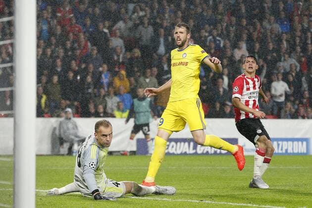 (L-R), Denis Scherbitski of BATE Borisov, Nemanja Milunovic of BATE Borisov, Hirving Lozano of PSV during the UEFA Champions League play offs round second leg match between PSV Eindhoven and BATE Borisov at the Philips stadium on August 29, 2018 in Eindhoven, The Netherlands UEFA Champions League 2018 2019 xVIxVIxImagesx xJeroenxPutmansxIVx 11934605