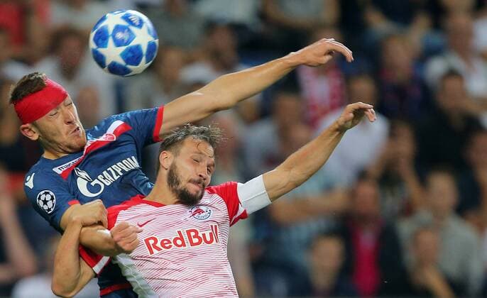 SOCCER - CL quali, RBS vs Belgrade SALZBURG,AUSTRIA,29.AUG.18 - SOCCER - UEFA Champions League qualification play-off, Red Bull Salzburg vs FC Red Star Belgrade. Image shows Munas Dabbur and Andreas Ulmer (RBS). GEPAxpictures xThomasxBachun