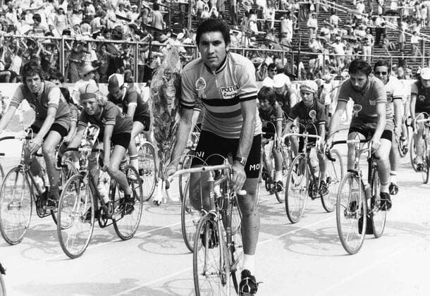 Eddy Merckx on the stadium for the Grande Fête (Big Celebration) for the 25 years of reign of King Baudouin. (BELGA ARCHIVES)  x85215479stx