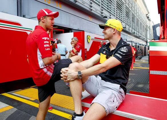 Motorsports: FIA Formula One World Championship WM Weltmeisterschaft 2018, Grand Prix of Italy, 5 Sebastian Vettel (GER, Scuderia Ferrari), 27 Nico Hulkenberg (GER, Renault Formula One Team), Monza Italy