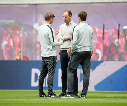 RB Leipzig Luhansk Soccer Euro League Qualifiers Leipzig 30 08 2018 Red Bull Arena Soccer UEFA Euro League Qualification PlayOff 2nd leg RB Leipzig vs FK Sorja Luhansk Pictured Leipzigs kicker at the pre-match meeting Co Coach Jesse Marsch RB Leipzig Oliver Mintzlaff Chairman of the Board RB Leipzig and Co trainer Robert Klauß Klauss RB Leipzig PICTURE POINT or the author of the photo accepts no liability for the infringement of the personal rights and data protection of the persons depicted