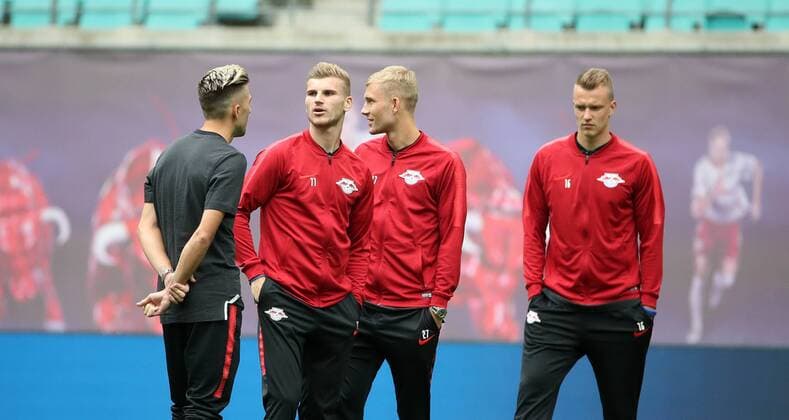 RB Leipzig Luhansk Soccer Euro League Qualifiers Leipzig 30 08 2018 Red Bull Arena Soccer UEFA Euro League Qualification PlayOff 2nd leg RB Leipzig vs FK Sorja Luhansk Pictured Leipzigs kicker at the pre-match stadium Konrad Laimer 27 RB Leipzig Kevin Kampl 44 RB Leipzig Timo Werner 11 RB Leipzig and Lukas Klostermann 16 RB Leipzig PICTURE POINT or the author of the photo accepts no liability for the infringement of the personal rights and data protection of the persons depicted