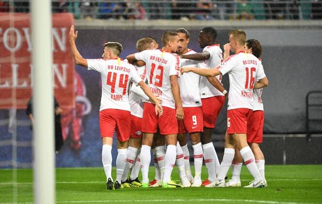 Soccer Men Season 2018 2019 Europa League Qualifiers Play offs Playoffs RB Leipzig Sorja Luhansk v Kevin Kampl RB Leipzig Stefan Ilsanker RB Leipzig Yussuf Poulsen RB Leipzig Lukas Klostermann RB Leipzig Cheers to gate to 1 0 30 08 2018 Copyright: xMatthiasxKochx
