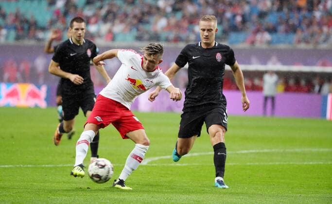 RB Leipzig Luhansk Soccer Euro League Qualifiers Leipzig 30 08 2018 Red Bull Arena Soccer UEFA Euro League Qualification PlayOff 2nd leg RB Leipzig vs FK Sorja Luhansk In the picture from the left Kevin Kampl 44 RB Leipzig and Oleksandr Svatok 3 Luhansk For the infringement of privacy and data protection PICTURE POINT or the author of the photo accepts no liability for the depicted persons