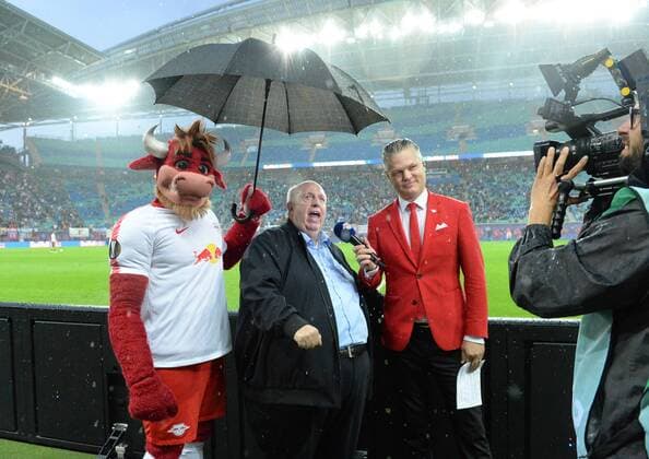 Soccer Mens Season 2018 2019 Europa League Qualifiers Playoffs RB Leipzig Sorja Luhansk Reiner Calmund and stadium announcer Tim Thoelke RB Leipzig in the break 30 08 2018 Copyright: xMatthiasxKochx