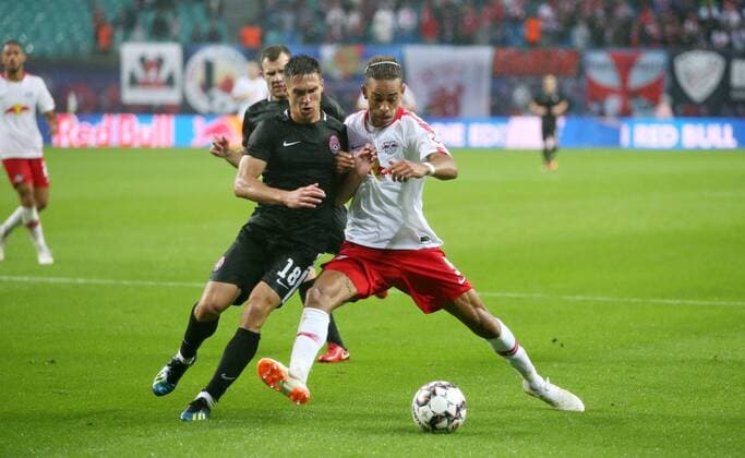 RB Leipzig Luhansk Soccer Euro League Qualifiers Leipzig 30 08 2018 Red Bull Arena Soccer UEFA Europa League Playoff Qualification RUKE RB Leipzig vs FK Sorja Luhansk UKR Pictured l Oleksandr Tymchyk 18 Luhansk and Yussuf Poulsen 9 RB Leipzig