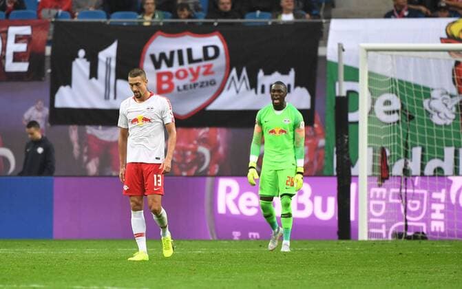 Soccer Men Season 2018 2019 Europa League Qualifiers Play offs RB Leipzig Sorja Luhansk v l Stefan Ilsanker RB Leipzig Goalkeeper Yvon Mvogo RB Leipzig after conceding to 1 1 30 08 2018 Copyright: xMatthiasxKochx