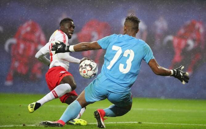RB Leipzig Luhansk Soccer Euro League Qualifiers Leipzig 30 08 2018 Red Bull Arena Soccer UEFA Euro League Qualification PlayOff Return Match First leg RB Leipzig vs. FK Sorja Luhansk Pictured goal for RB Leipzig Jean Kevin Augustin 29 RB Leipzig faces 2 2 against goalkeeper Luiz Felipe 73 Luhansk PICTURE POINT or the author of the photo assumes no liability for the violation of personal rights and data protection of the persons depicted
