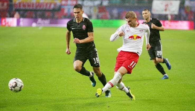 RB Leipzig Luhansk Soccer Euro League Qualifiers Leipzig 30 08 2018 Red Bull Arena Soccer UEFA Europa League Playoff Qualification RUKE RB Leipzig vs FK Sorja Luhansk UKR Pictured l Oleksandr Tymchyk 18 Luhansk and Timo Werner 11 RB Leipzig