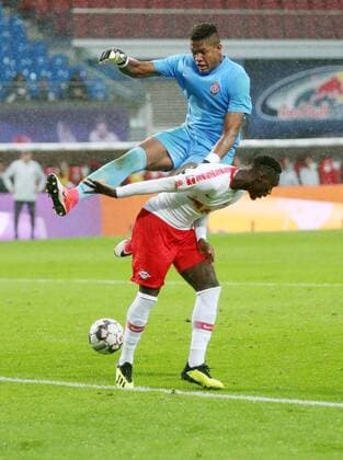 RB Leipzig Luhansk Soccer Euro League Qualifiers Leipzig 30 08 2018 Red Bull Arena Soccer UEFA Europa League Playoff Qualification RUKE RB Leipzig vs FK Sorja Luhansk UKR Pictured Goalkeeper Luiz Felipe above 73 Luhansk and Jean Kevin Augustin 29 RB Leipzig