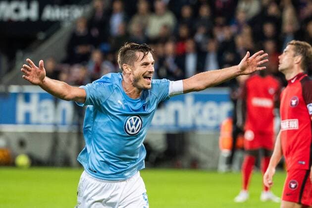 180830 Markus Rosenberg or Malmö FF celebrates after 2 0 during the Europe League qualifying match between Midtjylland and Malmö FF on August 30, 2018 in Herning Photo Ludvig Thunman BILDBYRAN code LT 35529  Copyright: LUDVIGxTHUNMAN BB180830LT085