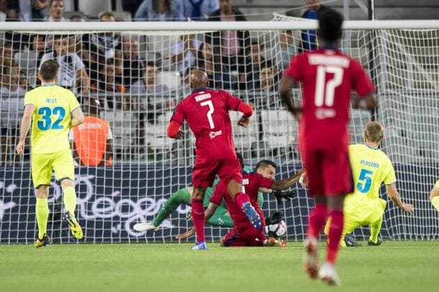 Gent s goalkeeper Lovre Kalinic as Bordeaux s Francois Kamano scores a goal during a soccer game between French team FC Girondins de Bordeaux and Belgian club KAA Gent, Thursday 30 August 2018 in Bordeaux, France, the return game of the play-off for the UEFA Europa League competition. The first leg ended in a 0-0 draw. JASPERxJACOBS  x05416664x