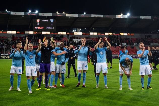 180830 Malmö FF celebrates after the Europe League qualifying match between Midtjylland and Malmö FF on August 30, 2018 in Herning Photo Ludvig Thunman BILDBYR N code LT 35529  Copyright: LUDVIGxTHUNMAN BB180830LT089