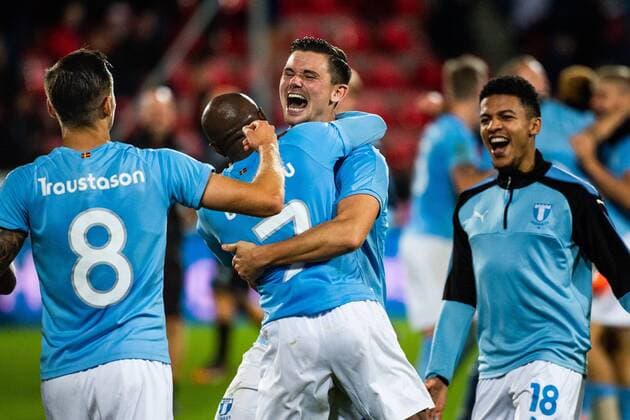 180830 Malmö FF celebrates after the Europe League qualifying match between Midtjylland and Malmö FF on August 30, 2018 in Herning Photo Ludvig Thunman BILDBYR N code LT 35529  Copyright: LUDVIGxTHUNMAN BB180830LT097