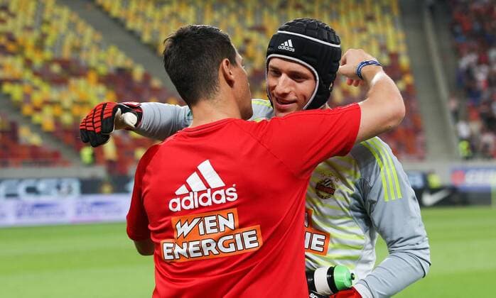 SOCCER - EL quali, Steaua vs Rapid BUCHAREST,ROMANIA,30.AUG.18 - SOCCER - UEFA Europa League, qualification, play off, Steaua Bukarest vs SK Rapid Wien. Image shows goalkeeper coach Helge Payer (Rapid) and Richard Strebinger (Rapid). Keywords: Wien Energie. GEPAxpictures xPhilippxBrem