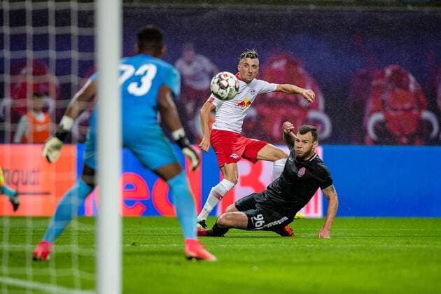 Midfielder Kevin Kampf 44 of RB Leipzig in the shotgun with midfielder Silas 96 from FC Zorya Luhansk during the meeting in the UEFA Europa League RB Leipzig vs Zorya Luhansk in the Red Bull Arena on 30 August 2018 in Leipzig Saxony Germany FB EL RB Leipzig FC Zorya Luhansk Copyright: xEIBNER HartmutxBoesenerx EP_HBR