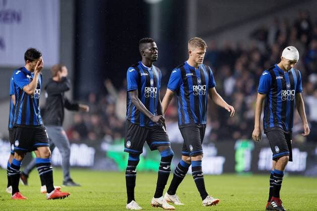 Atalantas Andreas Cornelius og spillere efter Europa League kampen mellem FCK-Atalanta i Telia Parken, torsdag den 30 august 2018. , Copenhagen Denmark  Copyright: Scanpix LiselottexSabroex cop104 spdk20180830-214851-L