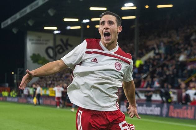 Burnley v Olympiakos F.C. UEFA Europa League Daniel Podence of Olympiakos celebrates after scoring his sides first goal during the UEFA Europa League match at Turf Moor, Burnley Content Not Available For UK Newspapers Copyright: xMattxWilkinsonx FIL-12218-0035