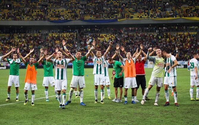 SOCCER - EL quali, Steaua vs Rapid BUCHAREST,ROMANIA,30.AUG.18 - SOCCER - UEFA Europa League, qualification, play off, Steaua Bukarest vs SK Rapid Wien. Image shows the rejoicing of Rapid. Keywords: Wien Energie. GEPAxpictures xPhilippxBrem