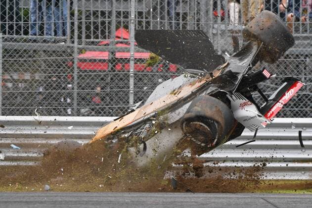 xekx 31 08 02 09 2018 FIA Formula 1 Championship Formula 1 Italian Grand Prix 2018 GP Italia Monza Pictured Severe accident by Marcus Ericsson SWE 9 Alfa Romeo Sauber F1 Team in second free practice Monza Italy eel-fotografie Eberhard Krieger