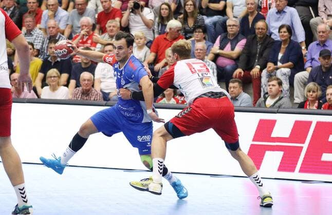 Christos Erifopoulos TV Grosswallstadt 10 vs Stefan Lex ASV Hamm Westphalia 13 right ASV Hamm Westphalia vs TV Grosswallstadt Handball 2 Bundesliga 31 08 2018 ASV Hamm Westphalia vs TV Grosswallstadt Handball 2 Bundesliga 31 08 2018 Hamm Copyright: xEIBNER JanxStrohdiekx EP_JSK