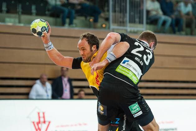 Sebastian Weber Nr 11 HSC Coburg defeated Ivan Milas Nr 23 Rhein Vikings HC Rhein Vikings vs HSC 2000 Coburg Handball 2 Bundesliga 31 08 18 Dusseldorf NRW Germany Castello Copyright: xdnet_nszx
