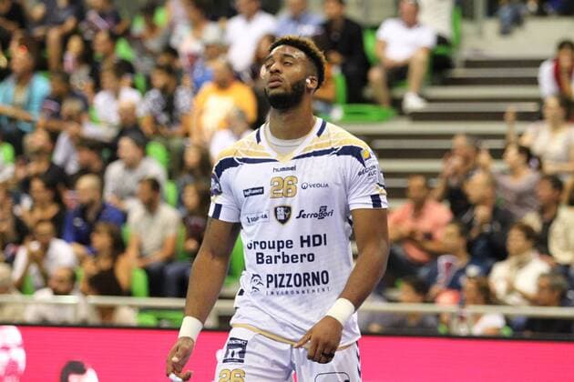 Jeremy Toto (Saint-Raphael) HANDBALL : Trophee des Champions - Demi-finale - Paris Saint-Germain HB vs Saint-Raphael Var HB - 01 09 18 KevinDomas Panoramic 