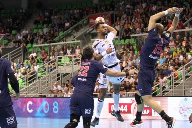 Adrien Dipanda (Saint-Raphael) HANDBALL : Trophee des Champions - Demi-finale - Paris Saint-Germain HB vs Saint-Raphael Var HB - 01 09 18 KevinDomas Panoramic 