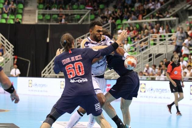 Adrien Dipanda (Saint-Raphael) HANDBALL : Trophee des Champions - Demi-finale - Paris Saint-Germain HB vs Saint-Raphael Var HB - 01 09 18 KevinDomas Panoramic 
