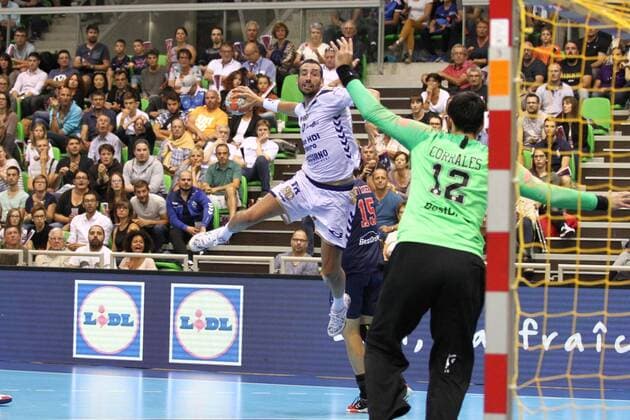 Raphael Caucheteux (Saint-Raphael) HANDBALL : Trophee des Champions - Demi-finale - Paris Saint-Germain HB vs Saint-Raphael Var HB - 01 09 18 KevinDomas Panoramic 