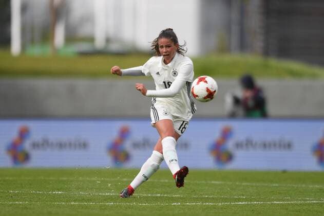 Melanie Leupolz Germany Germany DFB 18 beat the ball Soccer Women World Cup Qualification Iceland Germany DFB Women xmkx