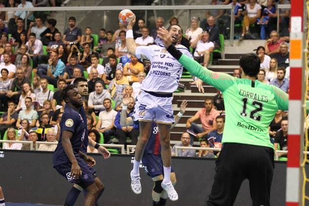 Raphael Caucheteux (Saint-Raphael) HANDBALL : Trophee des Champions - Demi-Finale - Paris Saint-Germain HB vs Saint-Raphael VHB - 01 09 18 KevinDomas Panoramic 