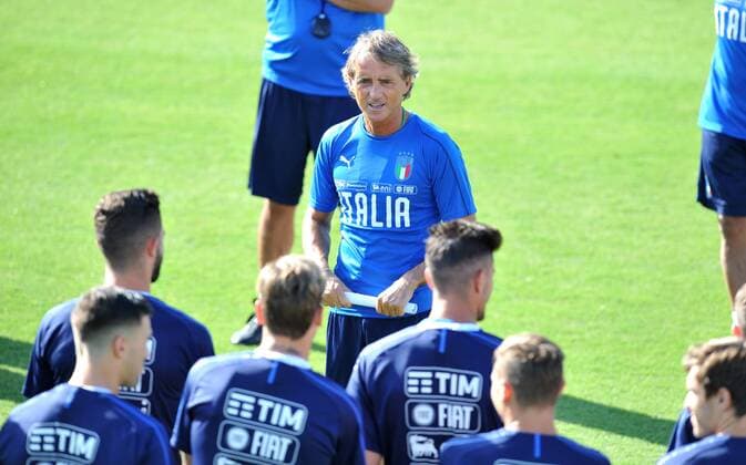 Sport Bilder des Tages Fußball, Nationalteam Italien Training Photo LaPresse - Jennifer Lorenzini 03 September 2018 Firenze (Italy) Soccer Italy Italian Football meeting - "Coverciano" - training In the pic: Roberto Mancini and players of national team Nationalteam during the training  Copyright: xJenniferxLorenzini LaPressex