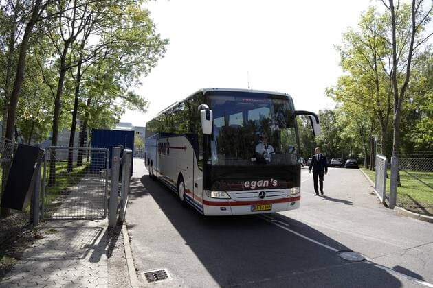En bus holder ved DBU s Fodboldens Hus i Broendby tirsdag den 4. september 2018. . , Sjaelland Denmark  Copyright: ClausxBechx COP116 spdk20180904-134851-L