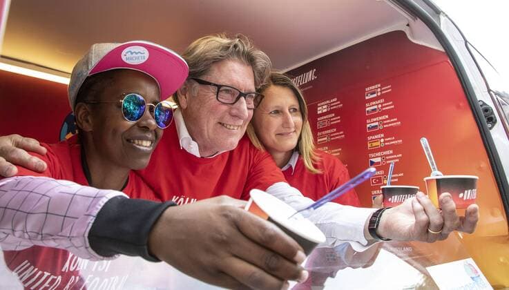 Roadshow EiscrEM 2024 Rudolfplatz Cologne Germany Date 04 09 2018 From left Shary Reeves Toni Schumacher Sonja Fuss