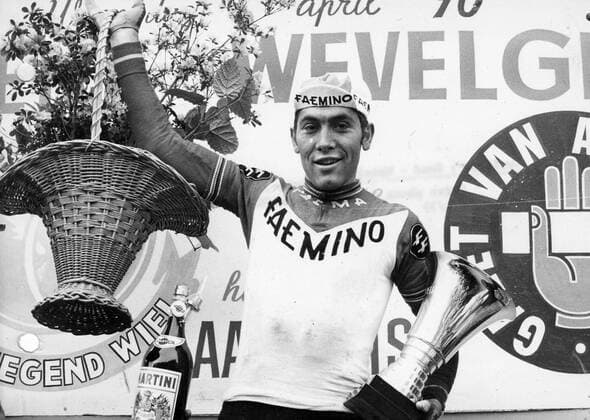 Eddy Merckx wins Gent-Wevelgem. (BELGA ARCHIVES)  x85218626stx