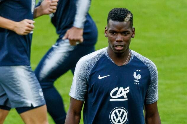 Muenchen Germany 05 09 2018 Training French national football team Paul Pogba FRA is watching DeFodi507