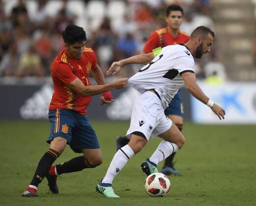 CORDOBA SPANIA SEPTEMBER 06 Carlos Soler L player of the selection Espa-a Sub 21 and Hakaj R player of the selection Albania Sub 21 during the party belonging to the classification Europeo 2019 facing Spain Albania New stadium Arcangel 06th September 2018 Spain picture Cristobal Duenas Cordon Press  xCristobalxDuenasx xx