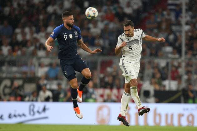 In a duel action with Olivier Giroud 9 France and Mats Hummels 5 Germany Germany vs France Football UEFA Nations League 06 09 2018 DFB regulations prohibit any use of images Munich, Germany Copyright: xkolbert-press ChristianxKolbertx