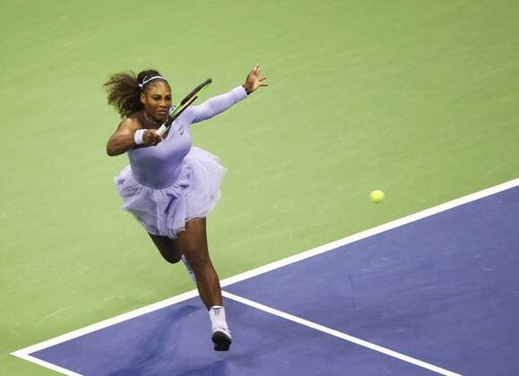 (180907) -- NEW YORK, Sept. 7, 2018 (Xinhua) -- Serena Williams of United States hits a return during the women s singles semi-final match against Anastasija Sevastova of Latvia at the 2018 US Open in New York, the United States, Sept. 6, 2018. Williams won 2-0. (Xinhua Wang Ying) (SP)US-NEW YORK-TENNIS-US OPEN-WOMEN S SINGLES 