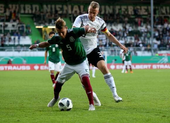 Germany Fürth Sportpark Ronhof Thomas Sommer 07 09 2018 Football Laender match Germany U 21 Mexico U 21 Picture v lk Cristian Calderon Mexico 5 and Lukas Klostermann Germany 3 DFB REGULATIONS PROHIBIT ANY USE OF PHOTOGRAPH AS IMAGE SEQUENCES AND OR QUASI VIDEO Copyright: HMBxMedia xHeikoxBecker