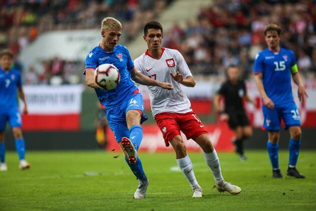 Fußball, U21 EM Quali, Polen Färöer 07.09.2018, Lubin, Pilka nozna. Eliminacje Mistrzostw Europy u-21 Polska - Wyspy Owcze , European football , European Under-21 Championship 2019 Qualifying round , Poland - Faroe Islands , N Z Bartosz Kapustka (POL), Joannes Danielsen (Faroe) , FOT. Adam Jastrzebowski newspix.pl FRANCE OUT !!!! FRA OUT !!! --- Newspix.pl  20180907_awj_1652
