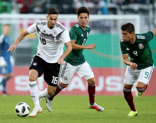 Germany Fürth Sportpark Ronhof Thomas Sommer 07 09 2018 Soccer Germany Germany U 21 Mexico U 21 Picture v lk Suat Serdar Germany 6 Oscar Macias Mexico 8 and Ronaldo Cisneros Mexico 9 DFB REGULATIONS PROHIBIT ANY USE OF PHOTOGRAPH AS IMAGE SEQUENCES AND OR QUASI VIDEO Copyright: HMBxMedia xHeikoxBecker