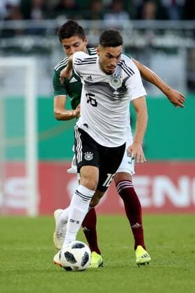 Ronaldo Cisneros Mexico 9 d Suat Serdar Germany 6 DFB REGULATIONS PROHIBIT ANY USE OF PHOTOGRAPH AS IMAGE SEQUENCES AND OR QUASI VIDEO. Germany Fürth Sportpark Ronhof Thomas Sommer 07 09 2018 Football Germany Copyright: HMBxMedia xHeikoxBecker