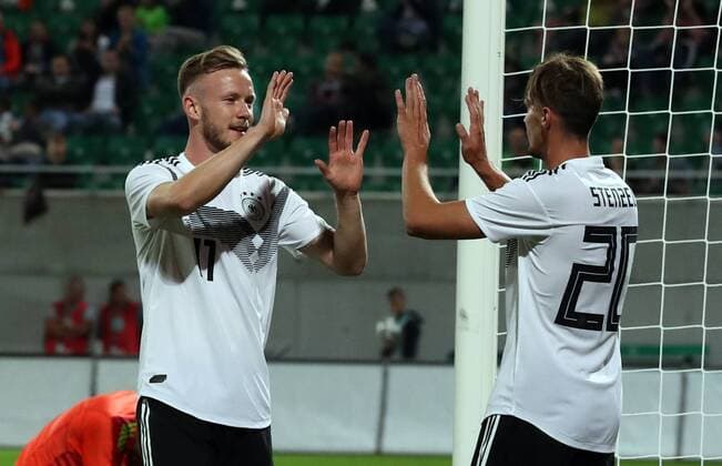 07 09 2018 Football Friendly match International Friendlies Germany Mexico U21 Germany DFB regulations prohibit any use of photos as quests or quasi video Cheers Joy Torjubel after goal to 3 0 Cedric Teuchert 11 Germany U21 Pascal Stenzel 20 Germany U21 rejoices pleased scorer Cedric Teuchert 11 Germany U21