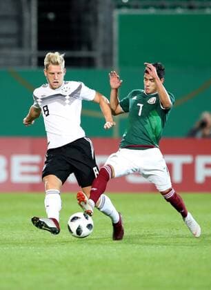 Germany Fürth Sportpark Ronhof Thomas Sommer 07 09 2018 Football Germany Germany U 21 Mexico U 21 Picture v lk Arne Maier Germany 8 and Uriel Antuna Mexico 7 DFB REGULATIONS PROHIBIT ANY USE OF PHOTOGRAPH AS IMAGE SEQUENCES AND OR QUASI VIDEO Copyright: HMBxMedia xHeikoxBecker